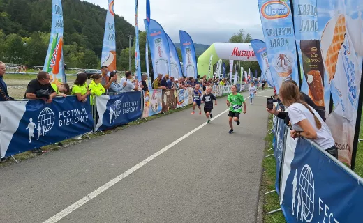 Bieg na 1 km cieszył się wielkim zainteresowaniem na Festiwalu Biegowym w Piwnicznej - 47